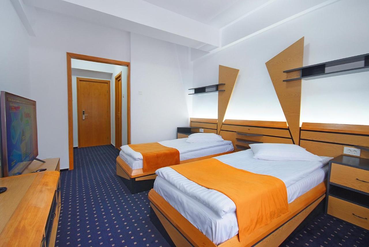 Complex Panoramic Hotel Slănic-Moldova Eksteriør billede