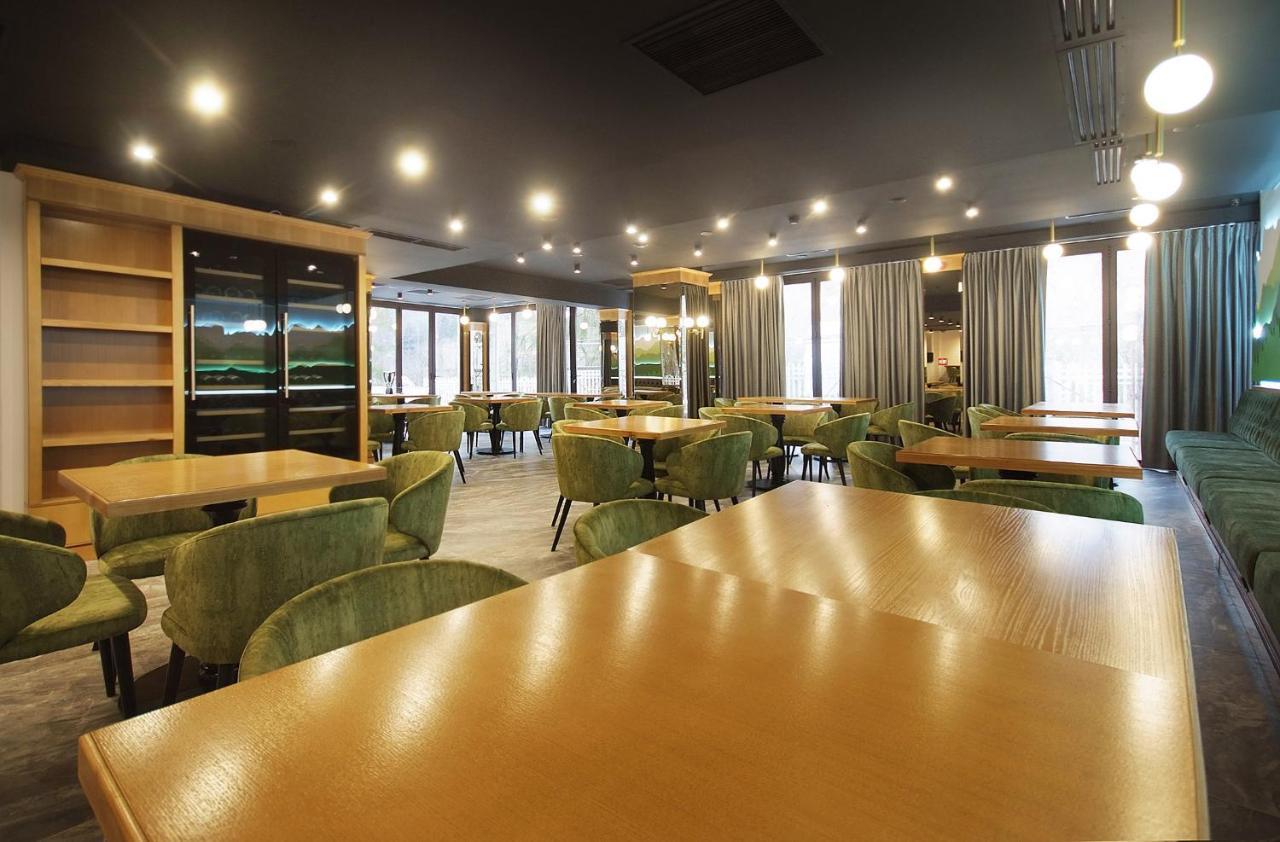 Complex Panoramic Hotel Slănic-Moldova Eksteriør billede