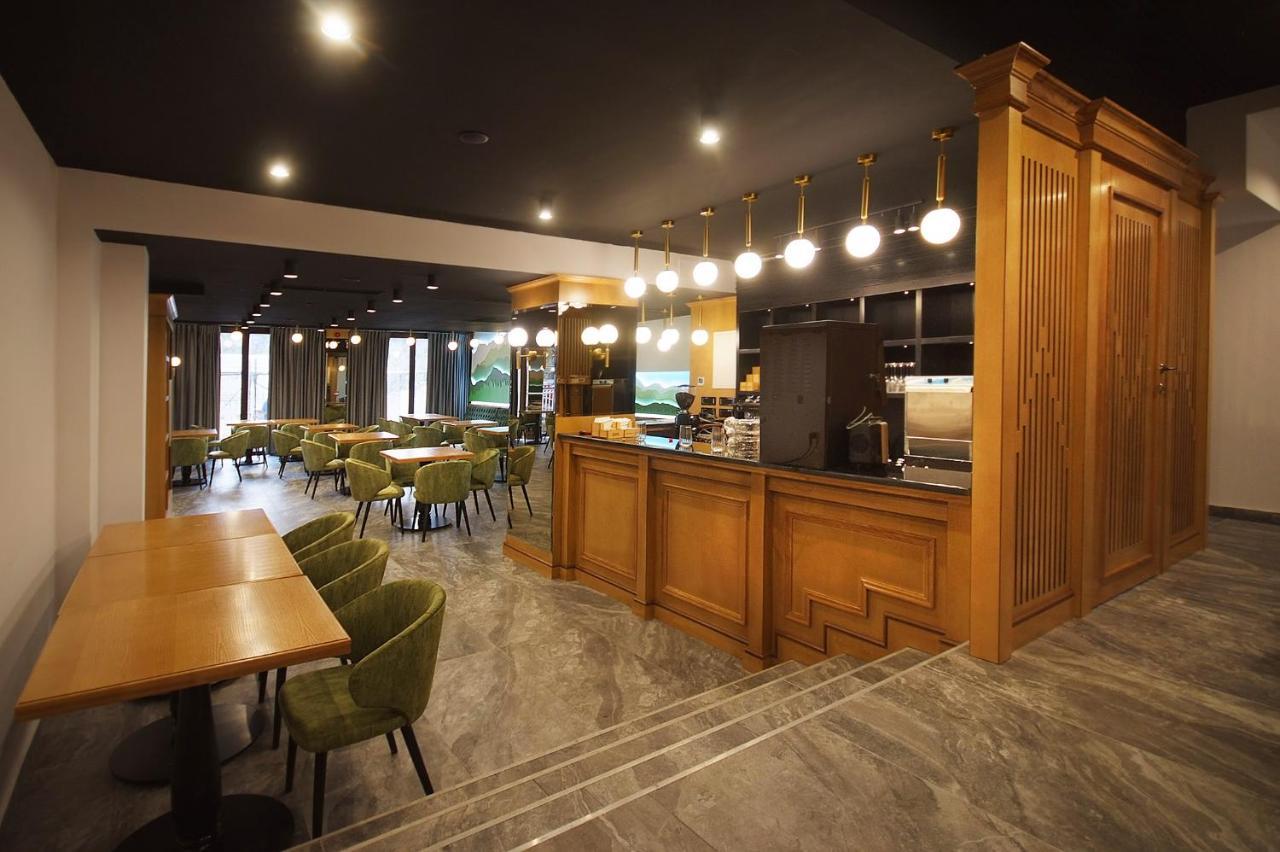 Complex Panoramic Hotel Slănic-Moldova Eksteriør billede