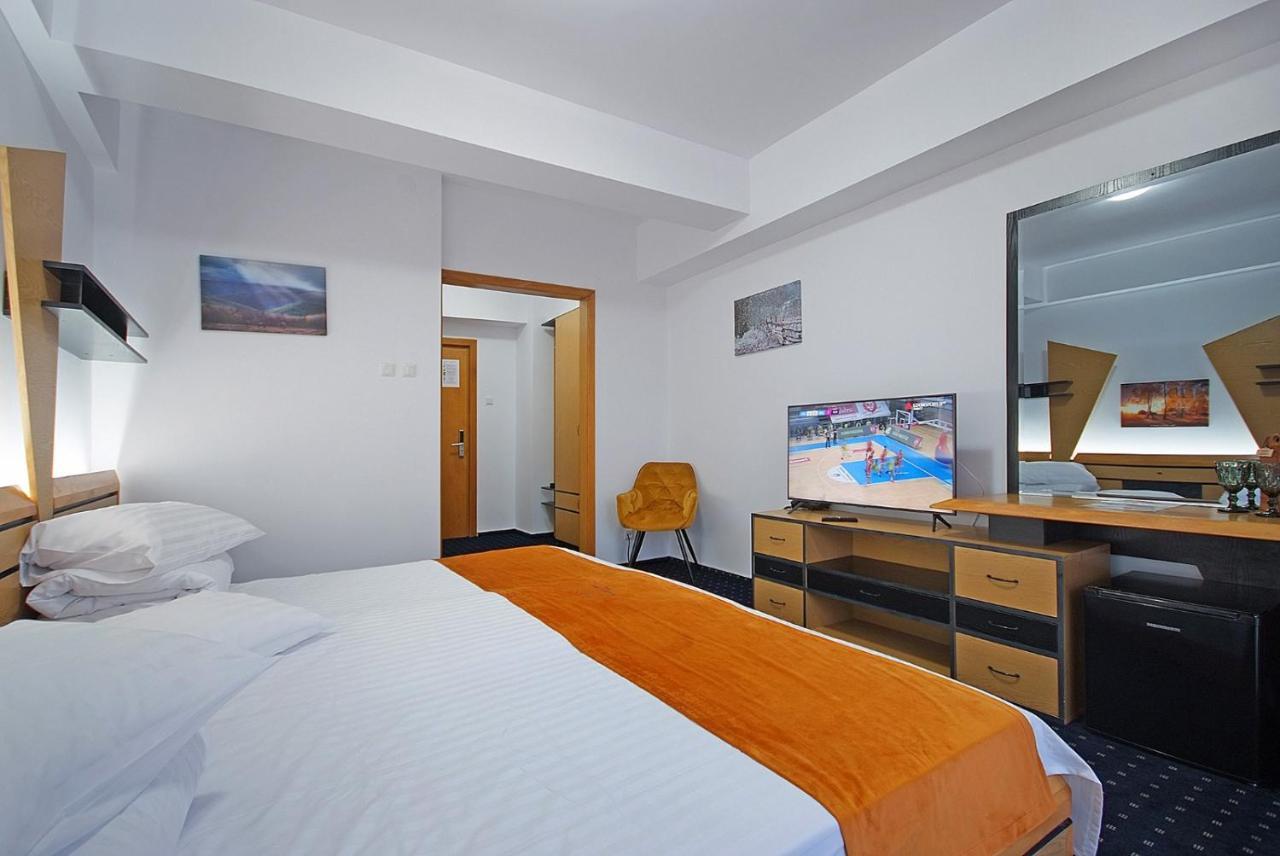 Complex Panoramic Hotel Slănic-Moldova Eksteriør billede